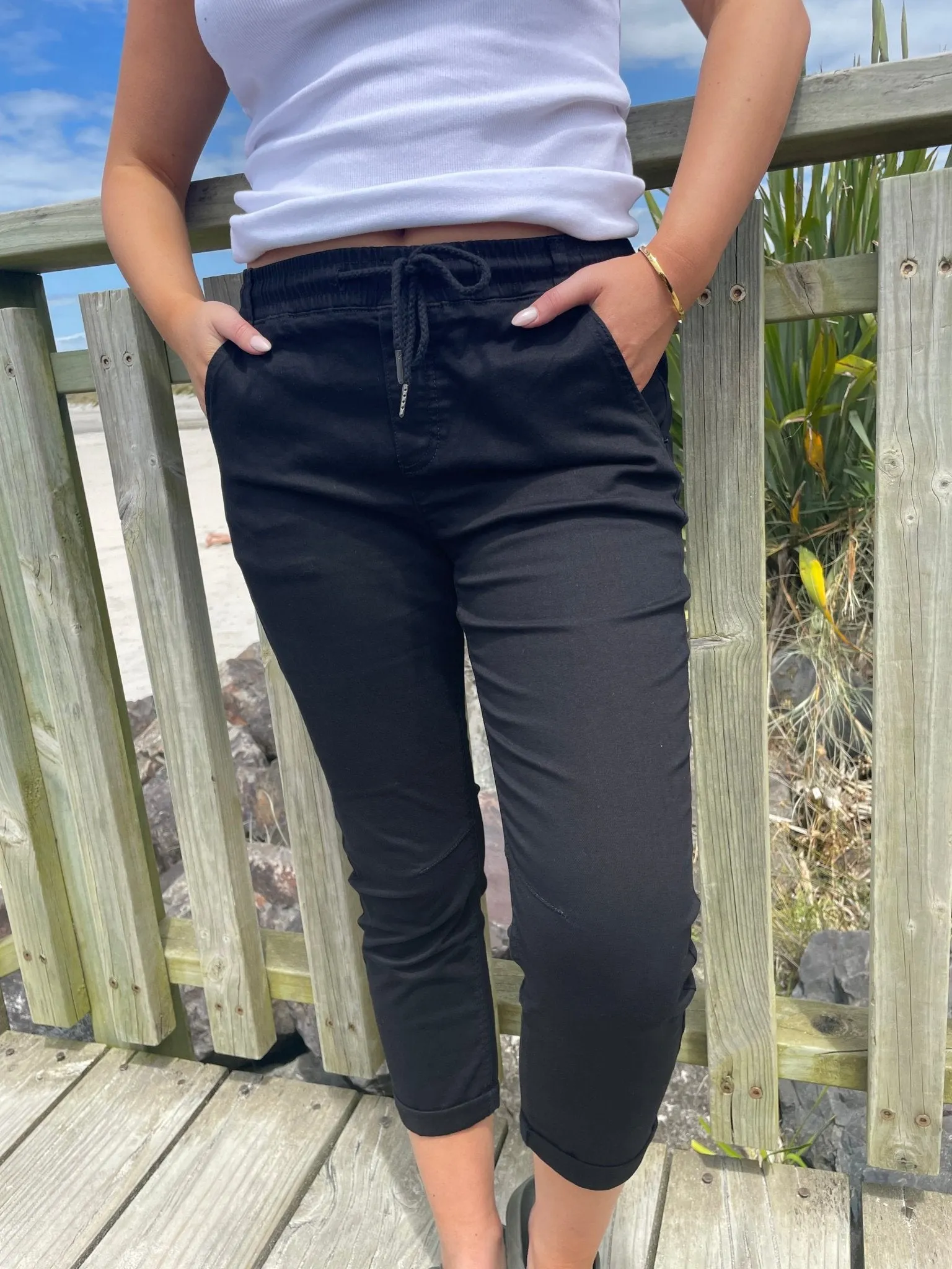 7/8 CROP PANT WITH DRAWSTRING