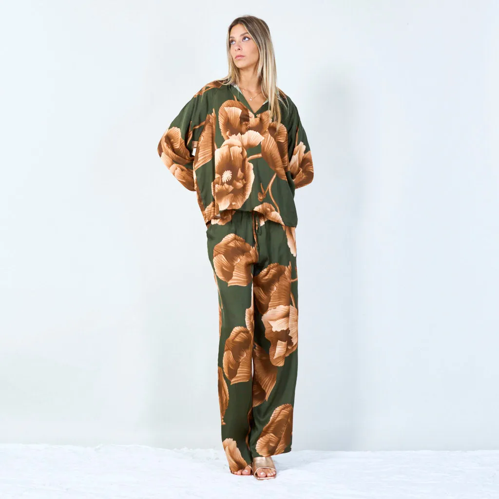 Wide-leg floral pants with elastic waist wholesale