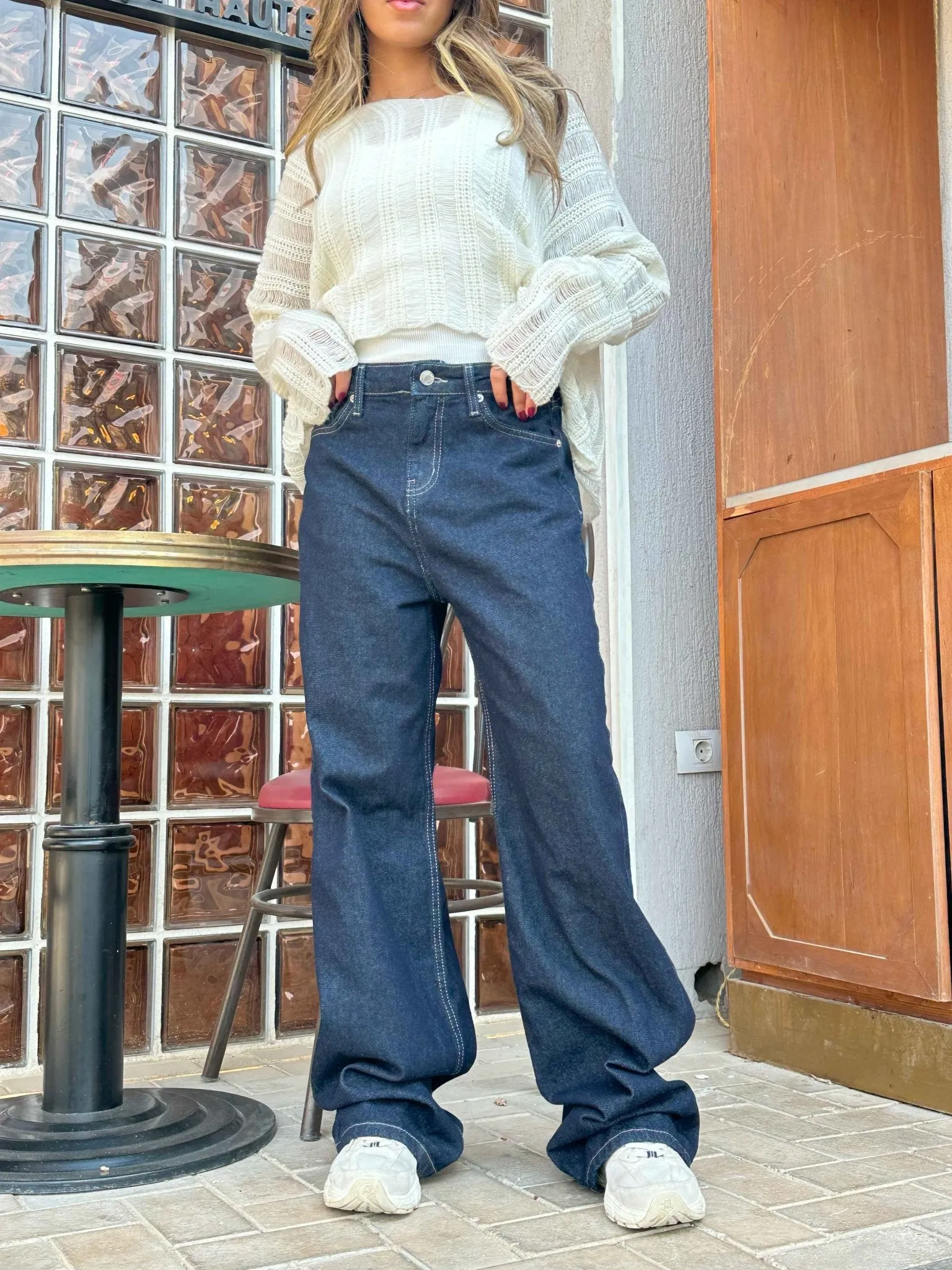 Wide Leg - High-Waisted Jeans In Indigo.